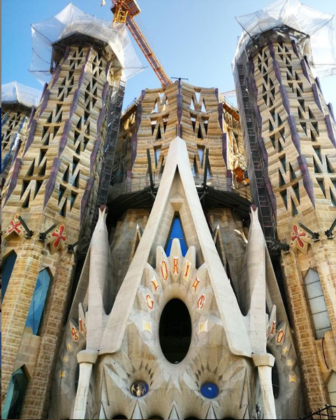 towers sagrada familia barcelona tour