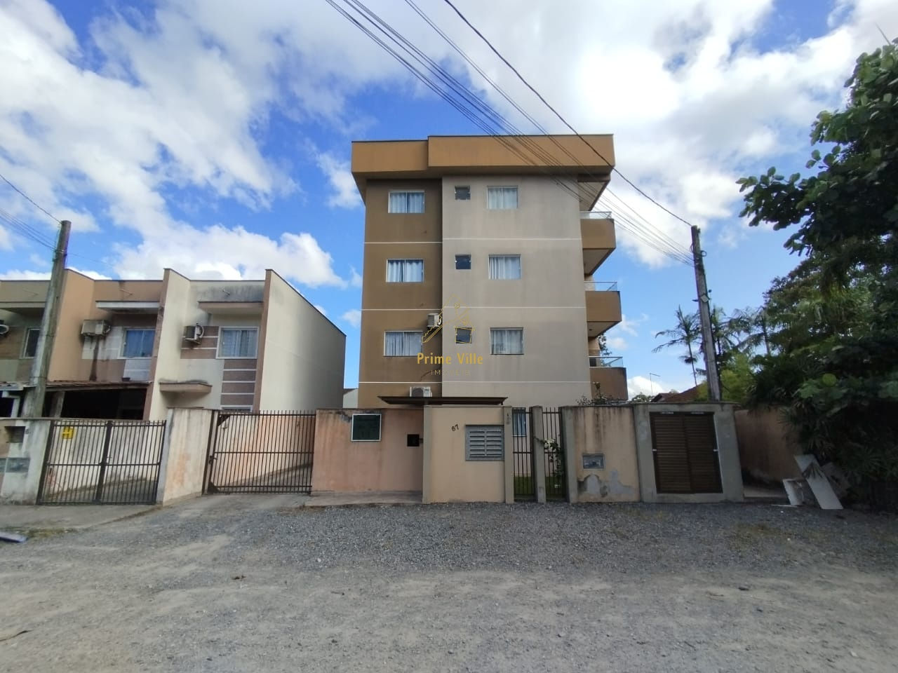 Apartamento com dois quartos no bairro Santa Catarina
