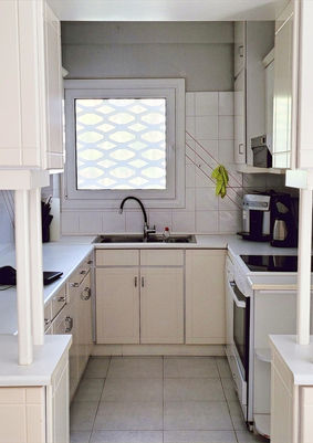 Kitchen 2.jpg