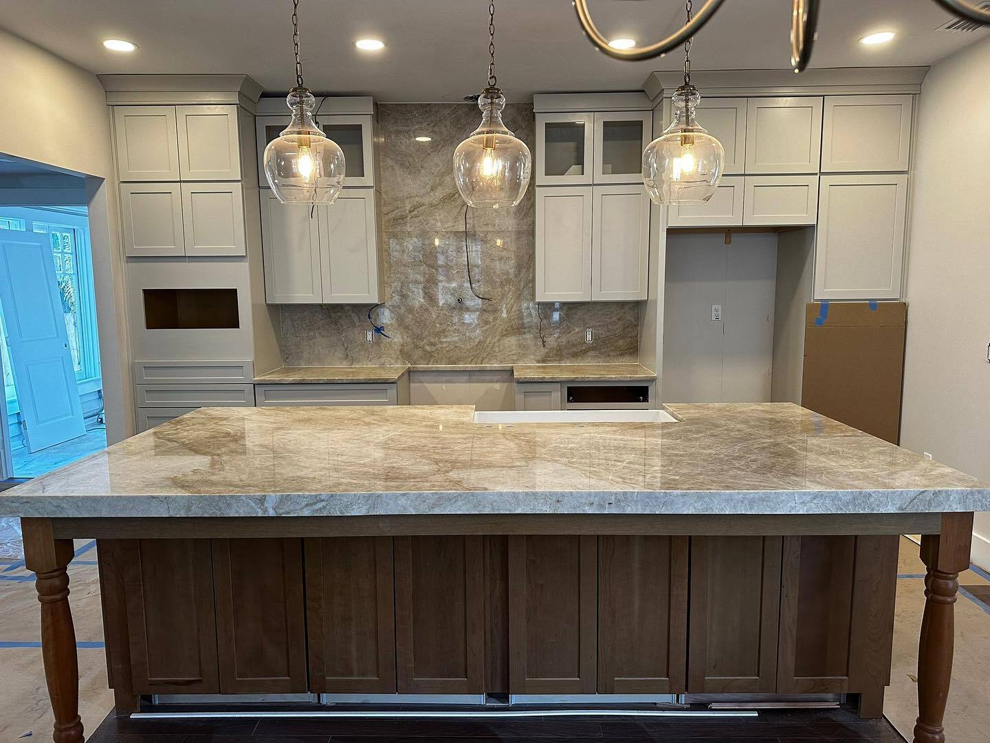 Installation photograph by Affordable Granite Florida