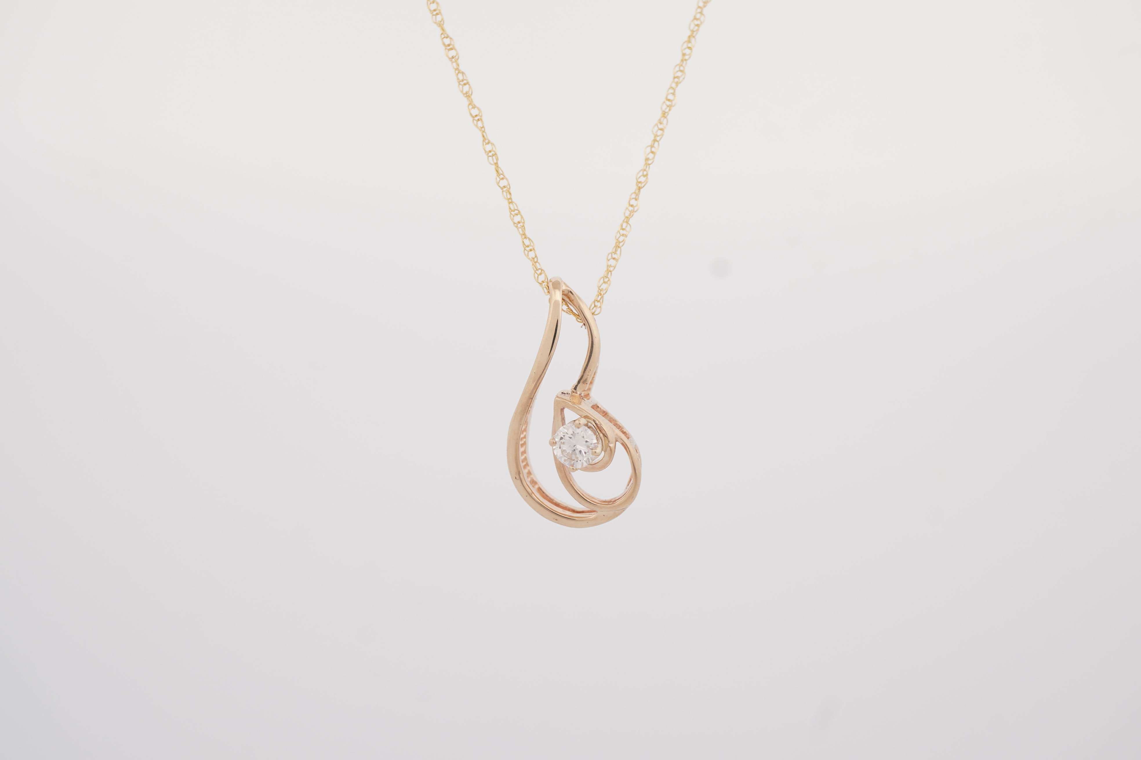 14k .27ct Freeform Diamond Necklace