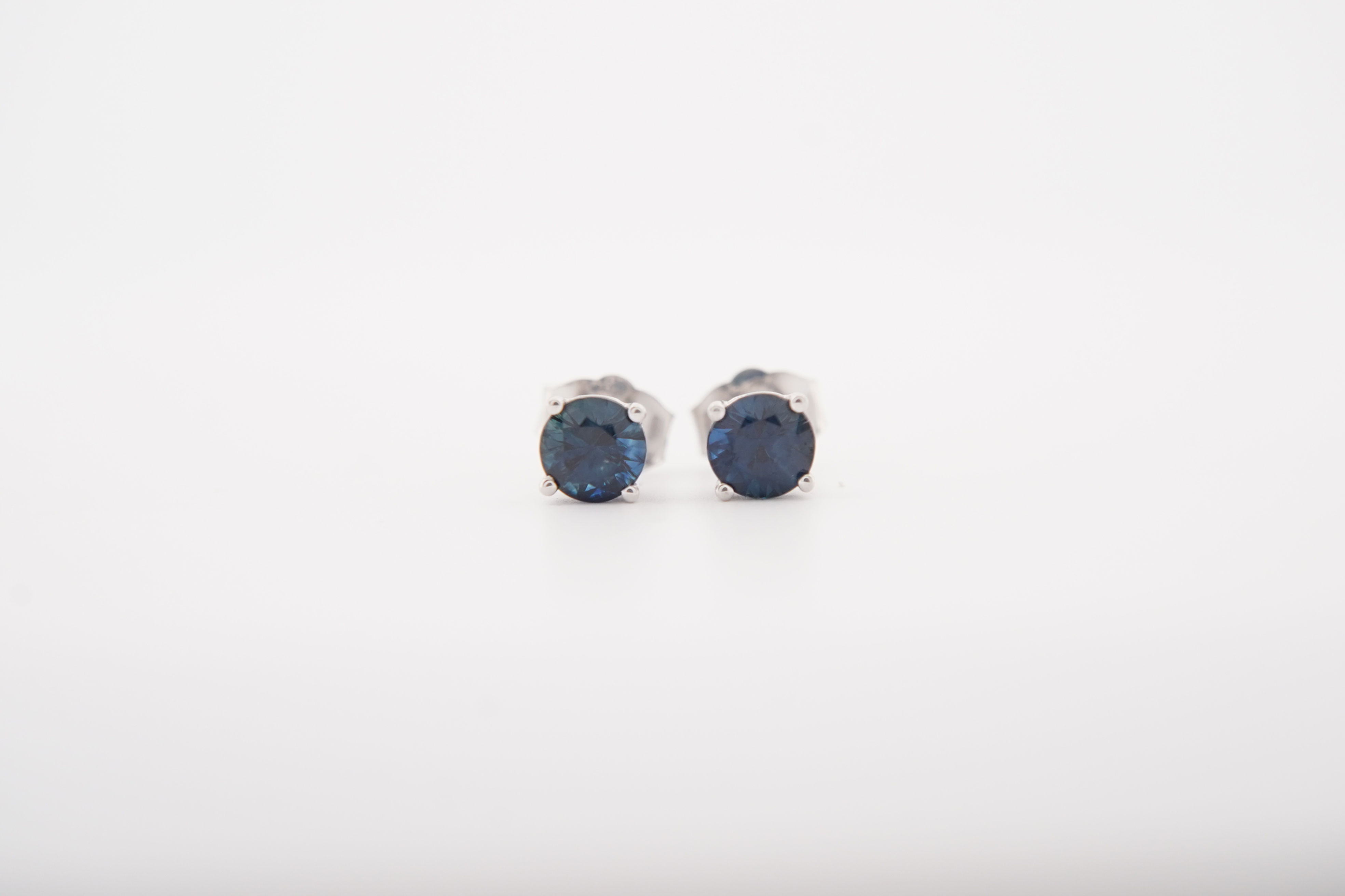 14k 4mm Blue Sapphire Stud Earrings