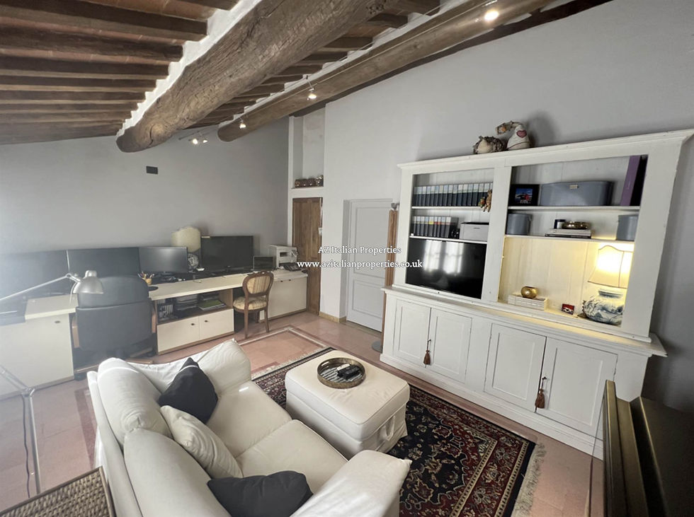 Apartment for Sale Cortona Tuscany (24).jpg