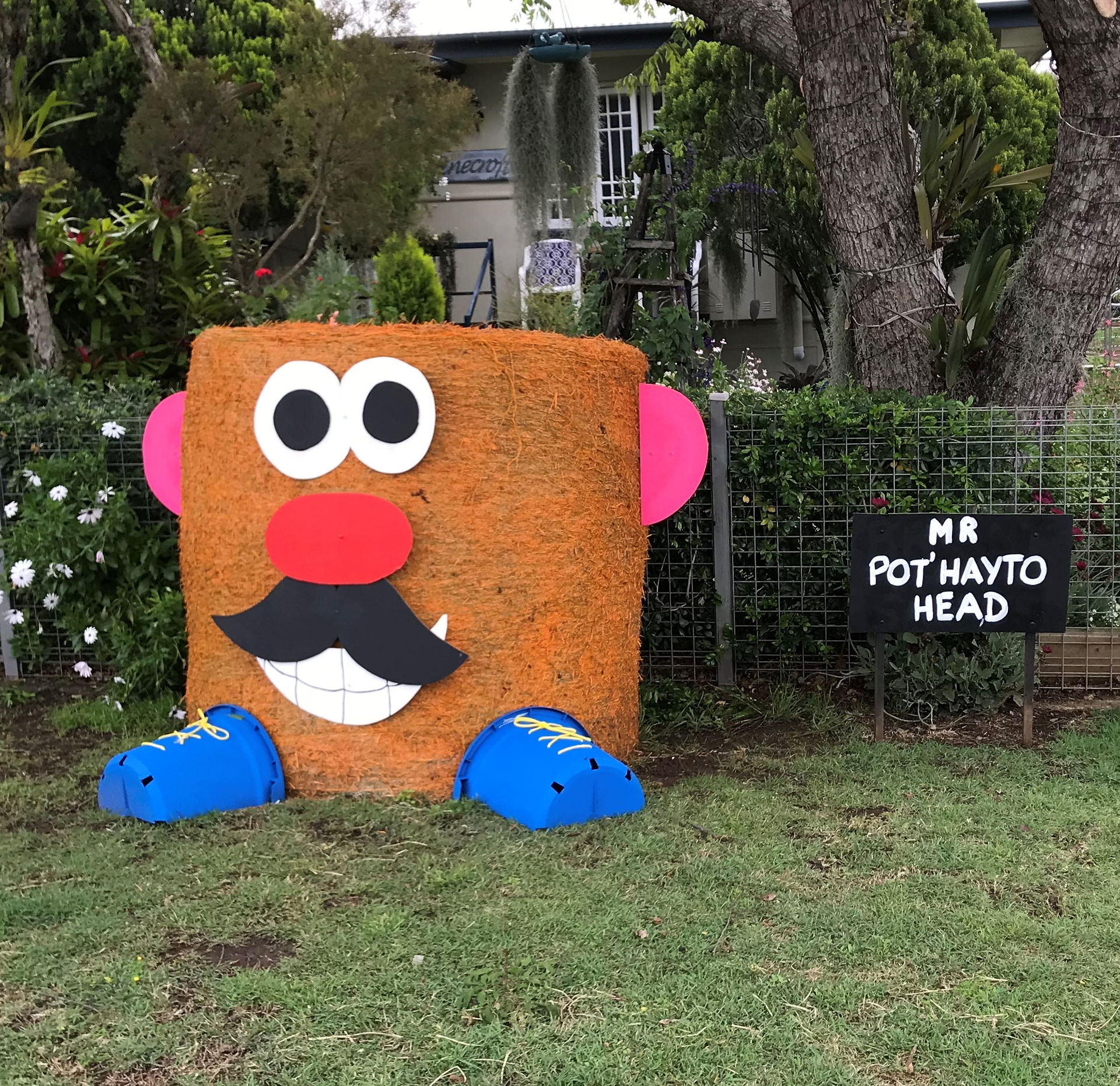 Hay Bale sculptures at Kalbar Country Day Saturday 15th October