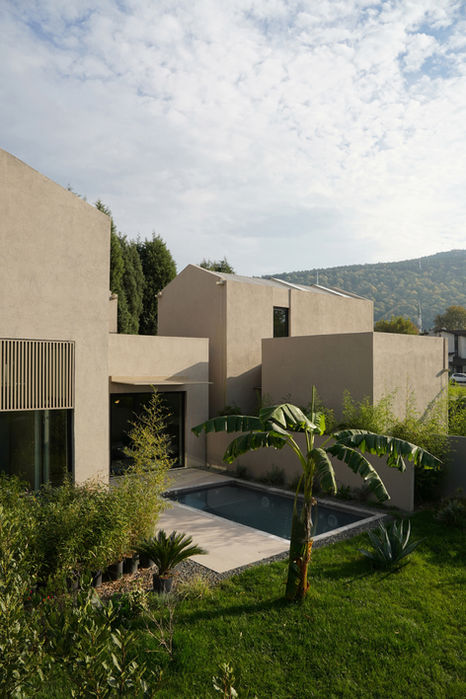 sapanca haftasonu tatil evi için havuzlu bir bahçe.