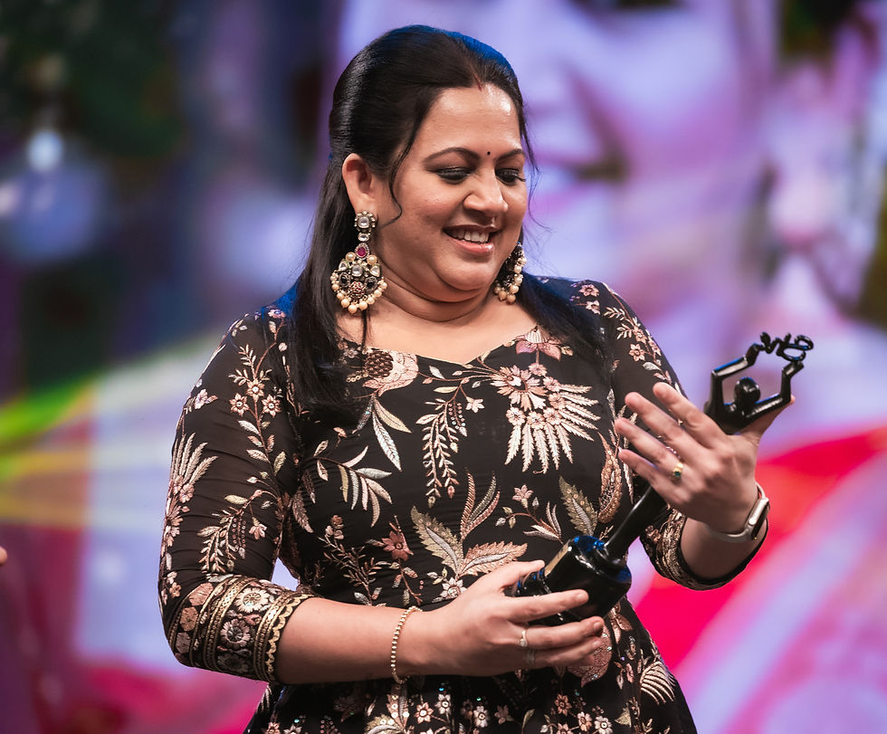 SHE AWARD NAKSHATRAM-582_edited.jpg