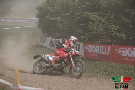 Andrea Verona vince per cinque centesimi su Wil Ruprecht: Assoluti d'enduro da cardiopalmo !