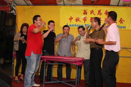 2012-mid-autumn_festival_celebration_9_20131102_2018059977.jpeg