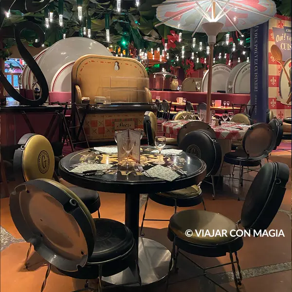 Restaurant - Stark Factory - Viajar con Magia - Disneyland Paris