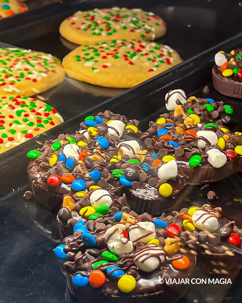 Mickey-shaped desserts - Disney's All-Star Movies