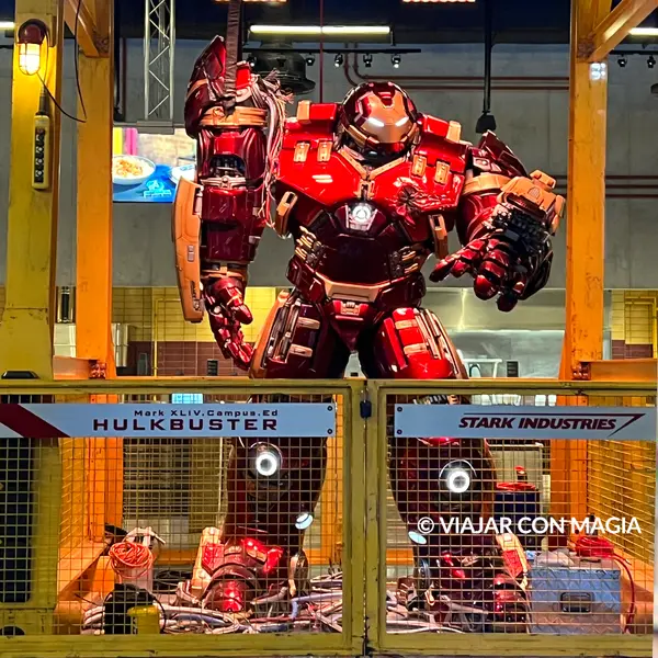 Restaurant - Stark Factory - Viajar con Magia - Disneyland Paris