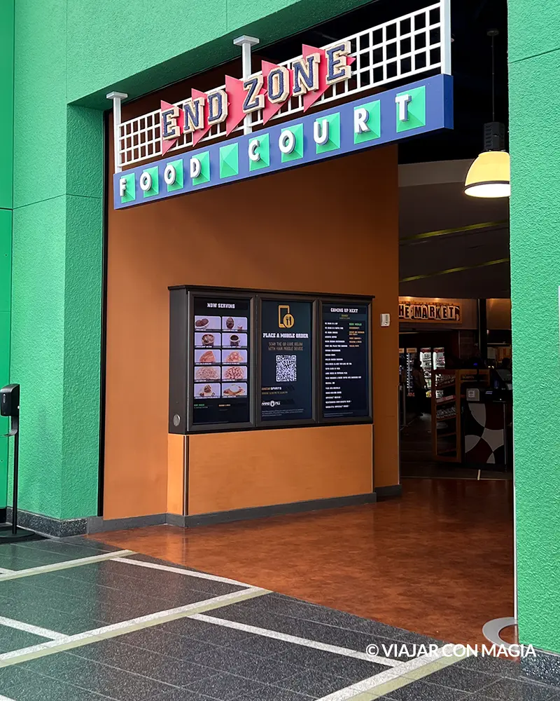 End Zone - Patio de Comidas - Disney's All-Star Sports