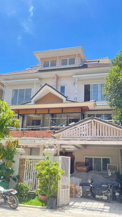 Starlight peng hout residence