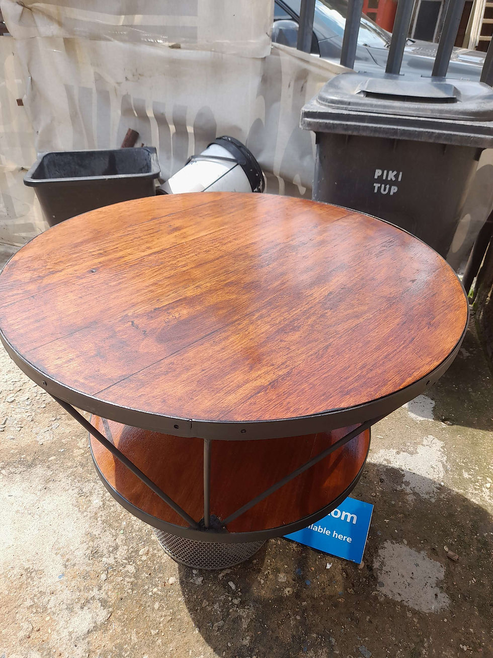 Thumbnail: Saligna  table
