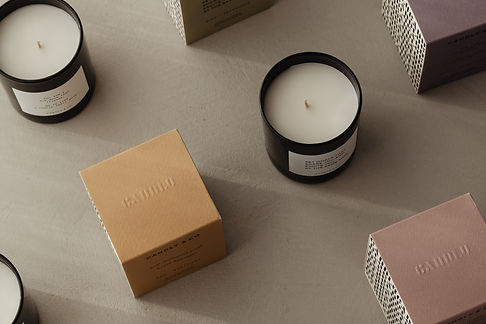 kaboompics_product-photography-candles-and-diffuser-fragrances-branding-packaging-29042.jp