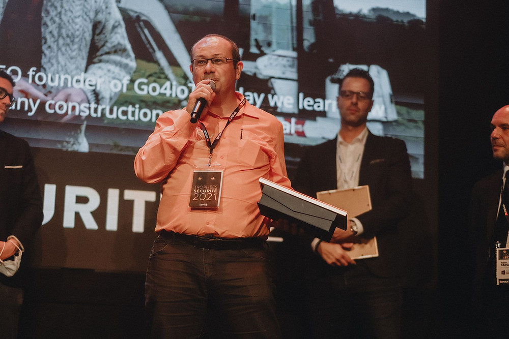 Remise trophée à GO4IOT
