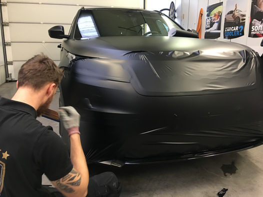 Range Rover Velar - Matte Black (KMPF)