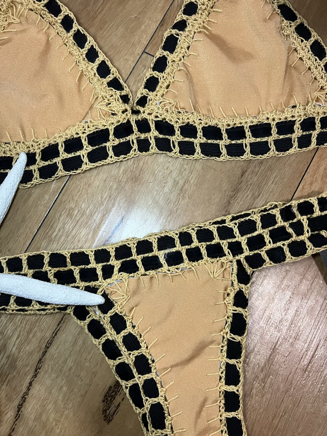 Mystery in gold 💛