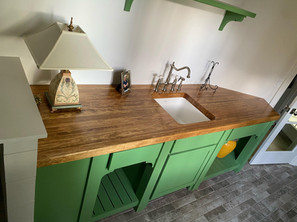 Green Cabinet
Cabinetry
Butcherblock countertop
Potting room