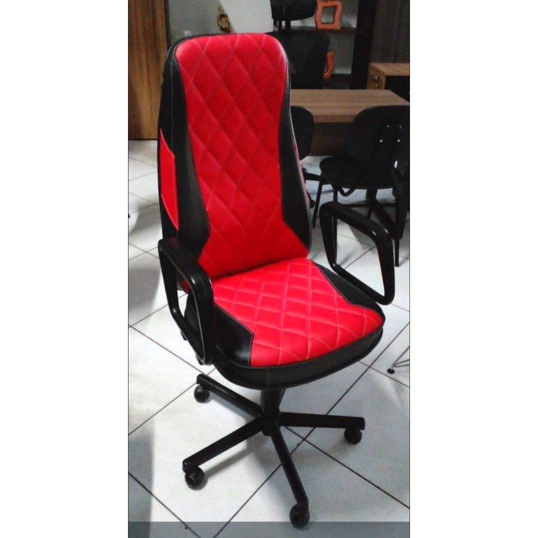 Cadeira Presidente Extra Giratória