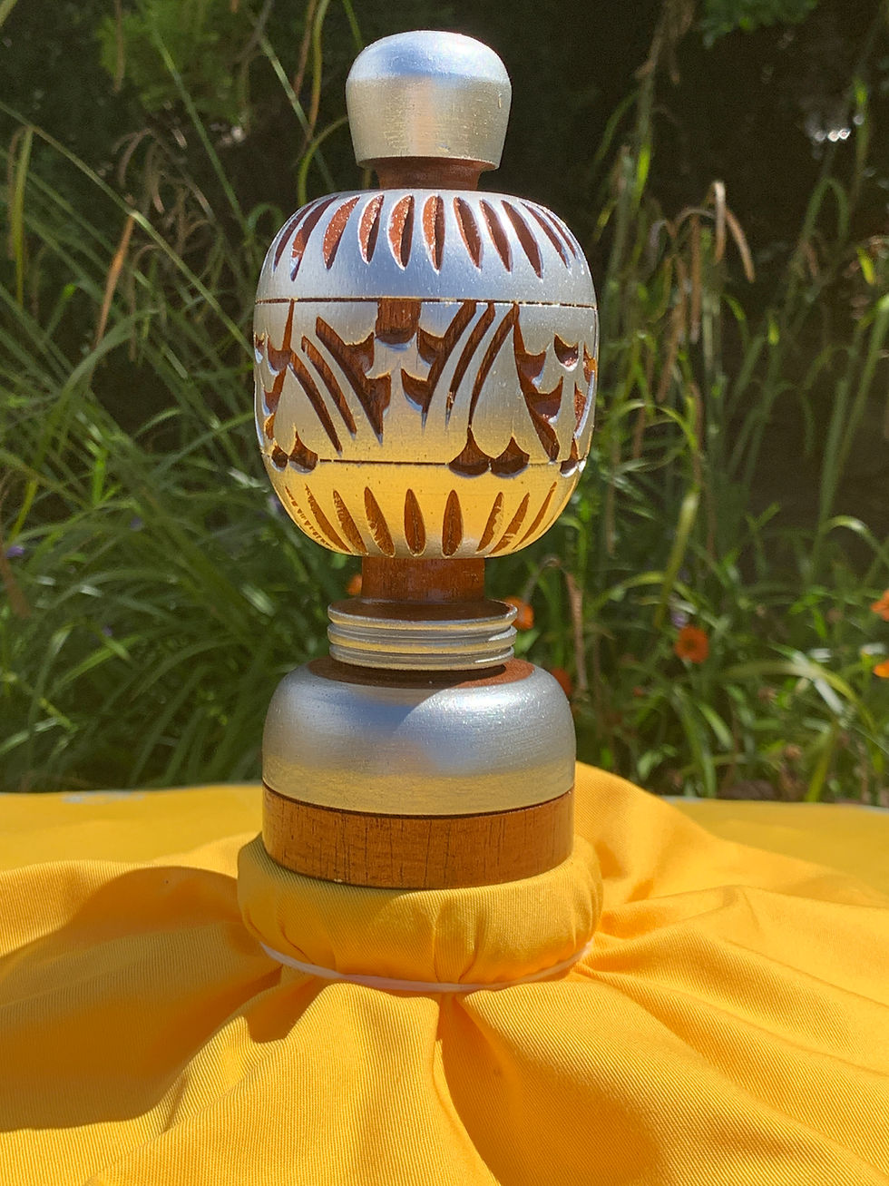 Thumbnail: Sunshine yellow and silver nirvana