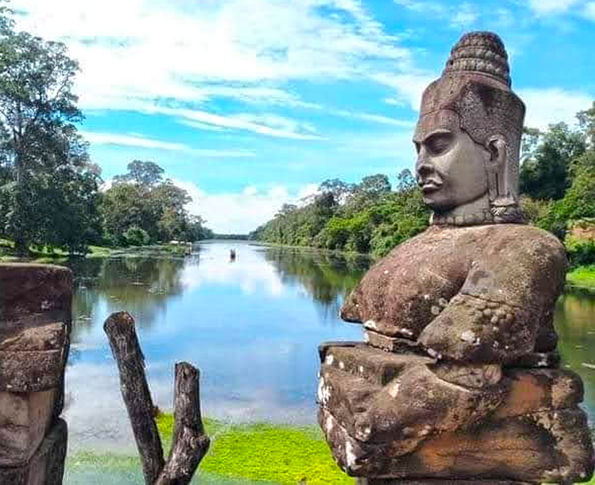 Angkor Thom South Gate, Bicycle tour to Angkor complex