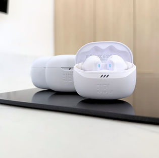 mainosallas uutta toimistolle.jpg