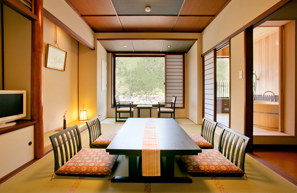Onyado Tsutaya guest room and sitting area