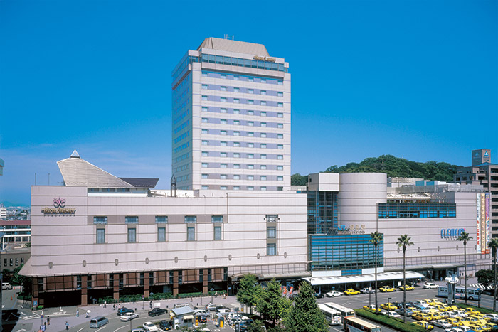 JR 도쿠시마역과 연결된 JR Hotel Clement Tokushima 호텔 전경
