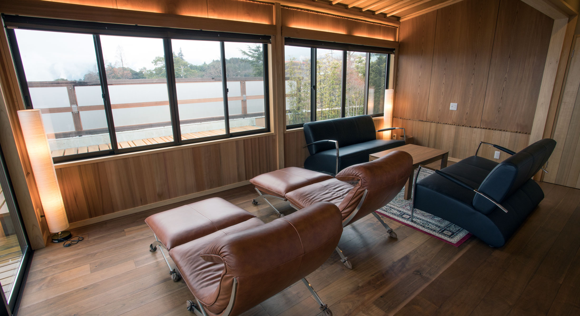 Official Sanso Kannawaen room with open-air bath, image two