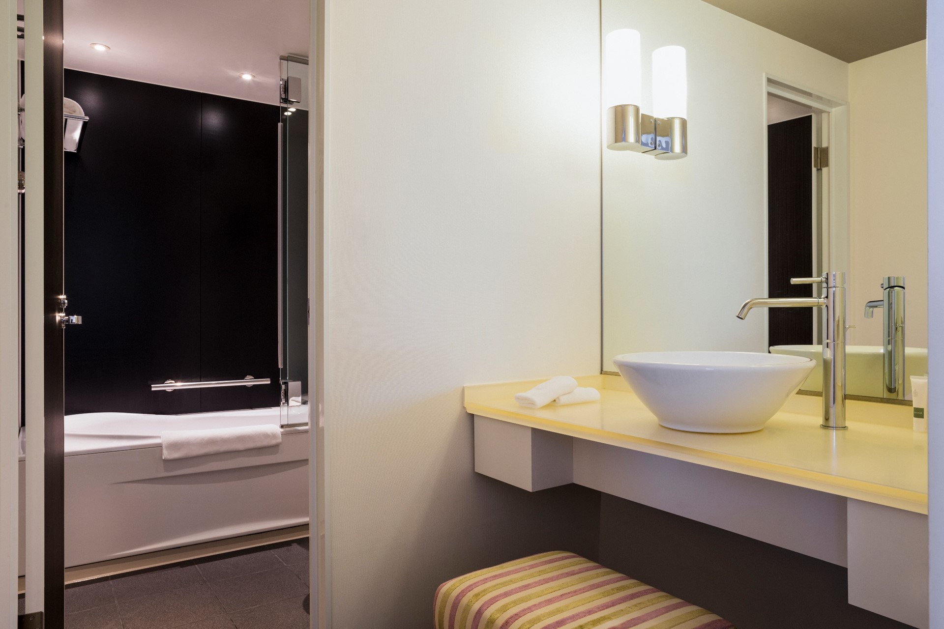 Swissôtel Nankai Osaka Grand Room 욕실 공간