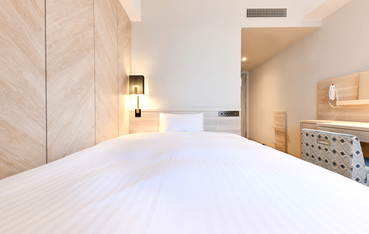 Standard Double guest room with a 140-centimetre bed at Vessel Hotel Campana Nagoya