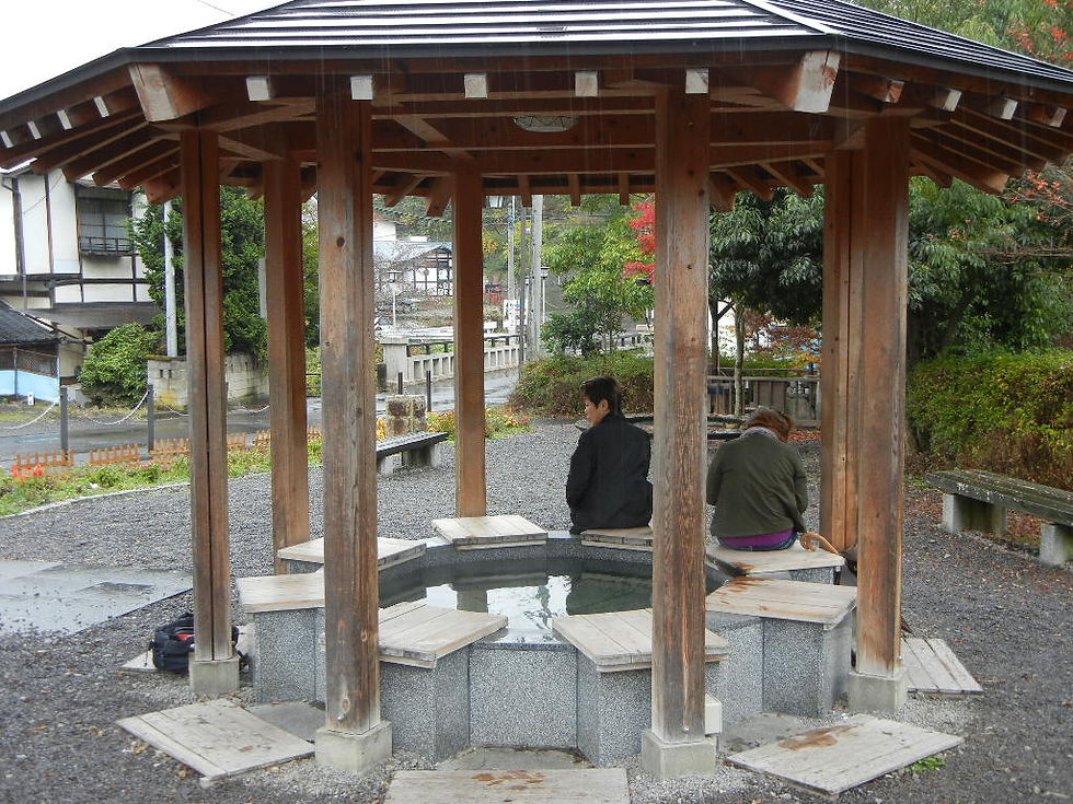 Nanakuri foot bath in Bessho Onsen, a quiet stop for an evening or early-morning walk