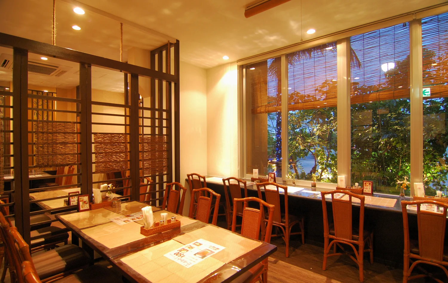 Breakfast restaurant and dining space at Hotel Gran View Okinawa