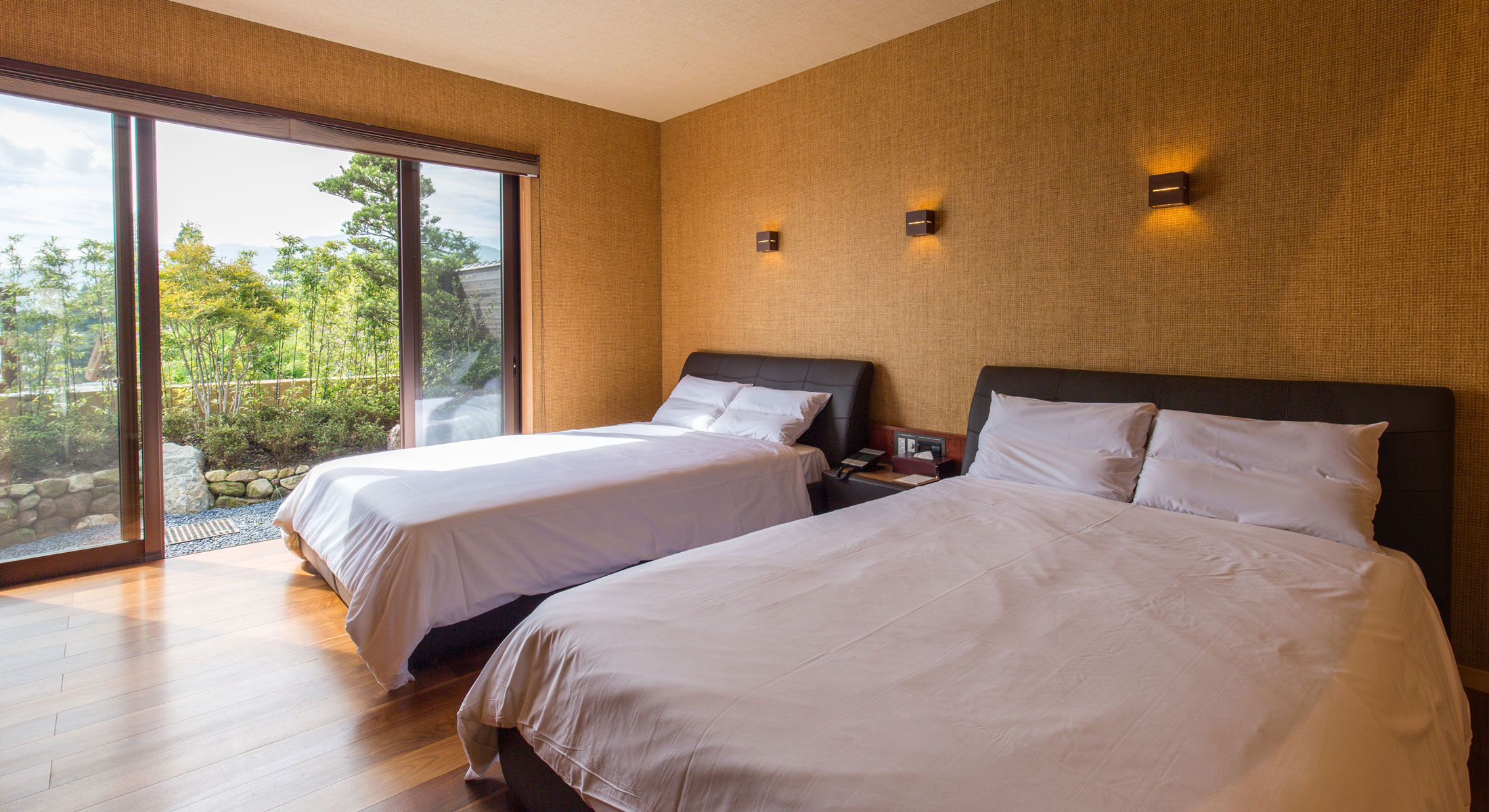 Official Sanso Kannawaen room with open-air bath, image three