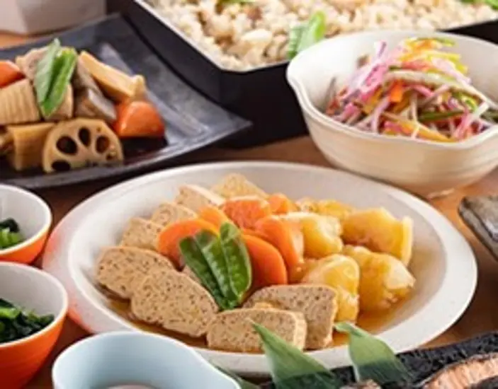 도큐 스테이 히다타카야마 무스비노유의 일식·양식 조식 뷔페와 히다 지역 요리