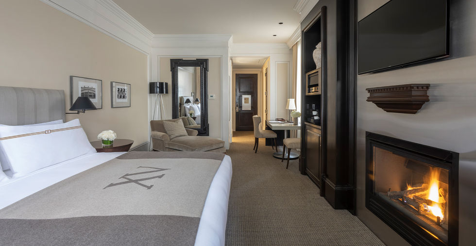 Guest room with fireplace