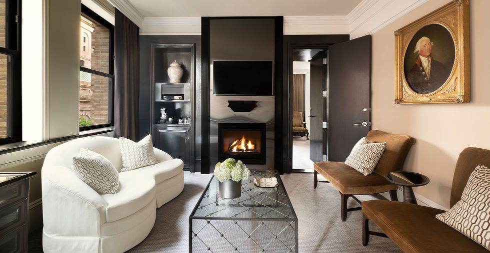 Suite living room