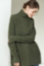 No.10 PURE CASHMERE FUNNEL NECK CABLE SWEATER