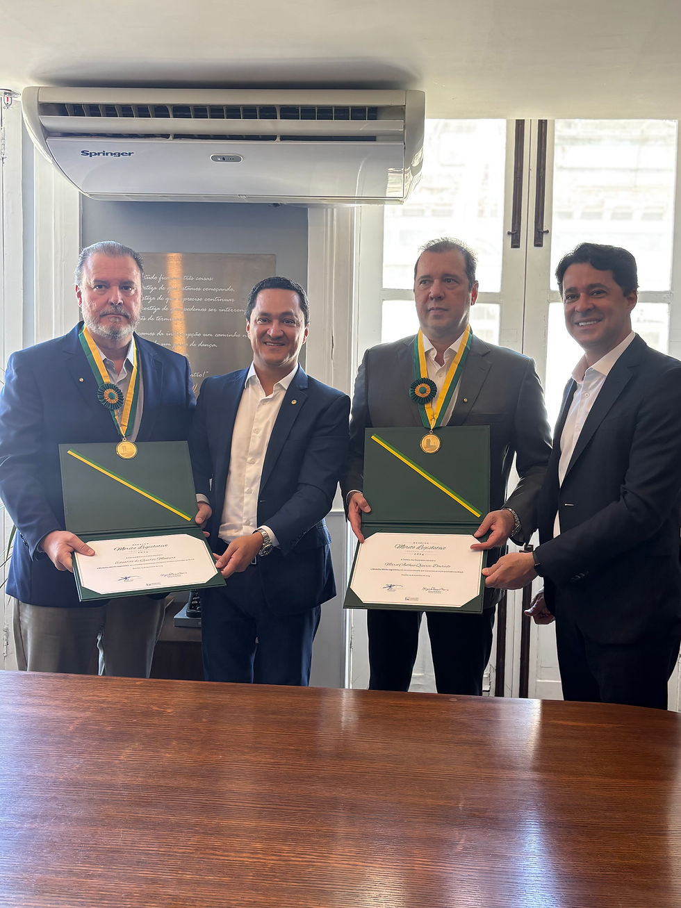 André Ferreira entrega Medalha do Mérito Legislativo a empresários pernambucanos