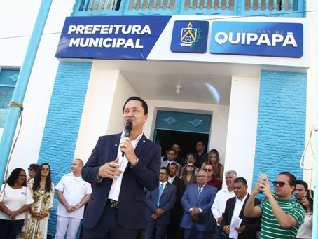 No aniversário de 126 anos de Quipapá, André Ferreira faz entregas ao lado do prefeito Pité