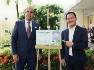 Andre Ferreira é homenageado pelo hospital do câncer
