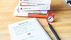 Organiser sa pile à lire : au-delà du rangement par genre ou par couleur