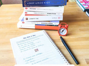 Organiser sa pile à lire : au-delà du rangement par genre ou par couleur