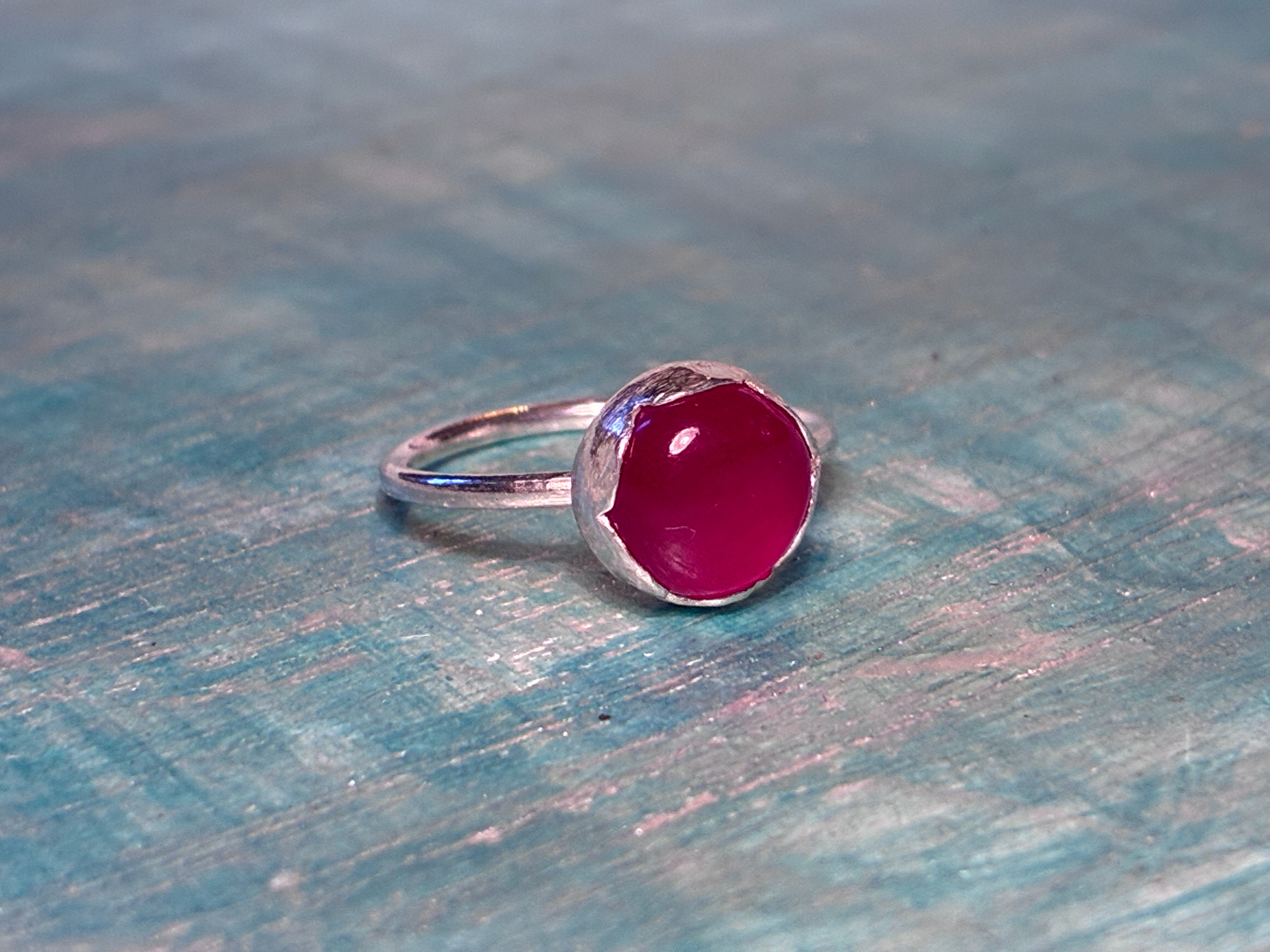 Sterling silver pink jade scallop ring