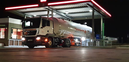 Belieferung der Tankstelle mit Kraftstoff