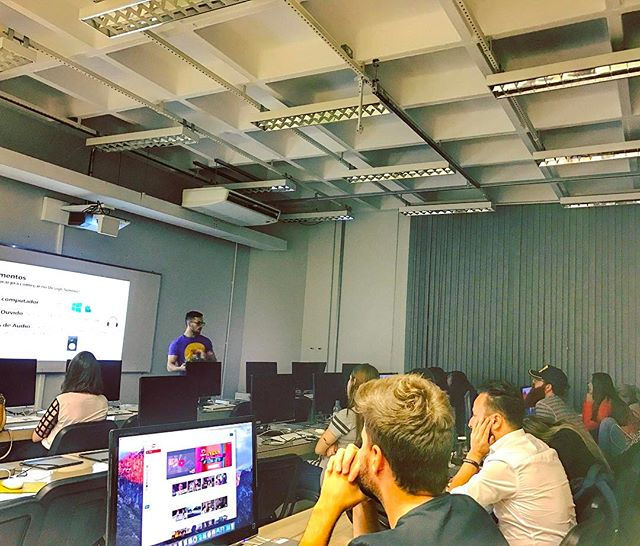Professor convidado - Aula para o curso de Graduação em Publicidade e Propaganda - Universidade Feev