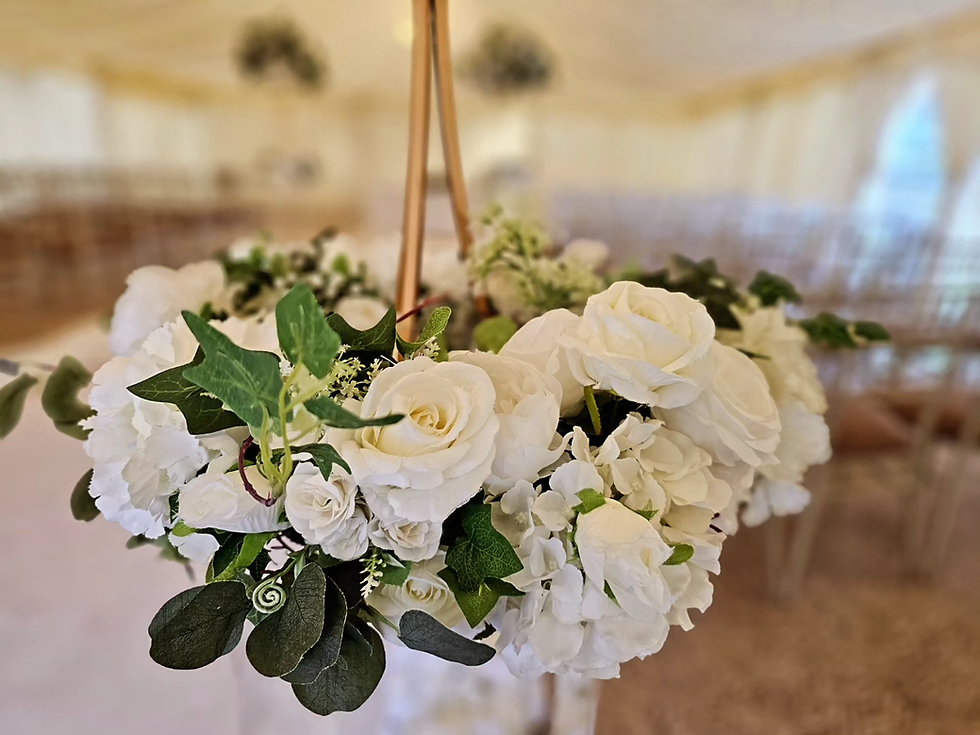 Thumbnail: 70 cm arrangements on gold xl trumpet vases with floral ring
