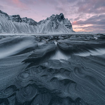 Vestrahorn Mountain Sunrise. Iceland photography tours. Mark Andreas Jones.  Iceland photo workshop. 指南冰岛 冰岛指南 冰岛摄影之旅 冰岛