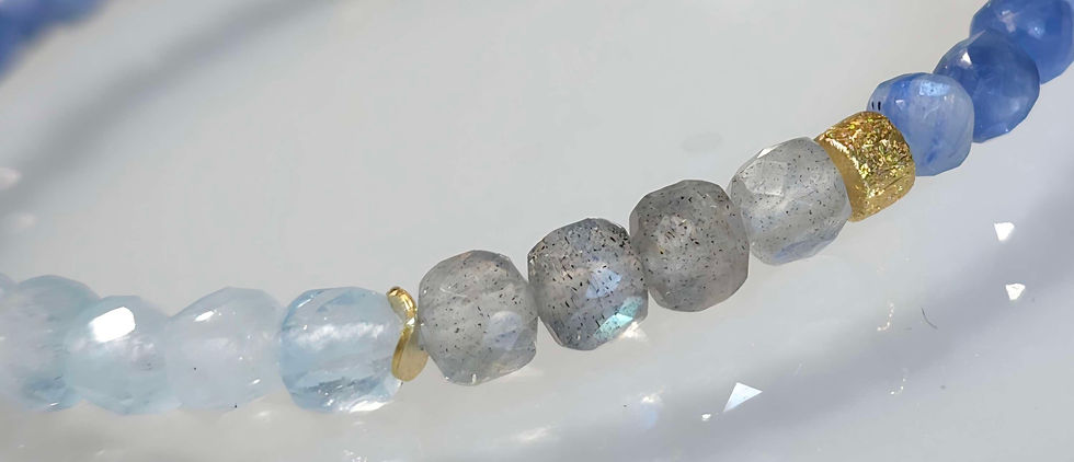 Miniaturbild: Armband aus Edelsteinen und 925er Silber, goldplattiert 